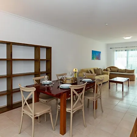 Vila 3br - Private Heated Pool - Parking