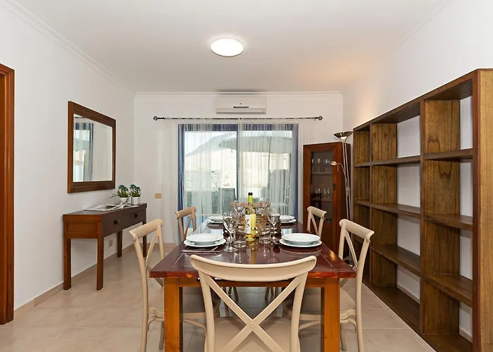 3br - Private Heated Pool - Parking Villa