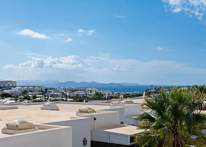 3br - Private Heated Pool - Parking Villa